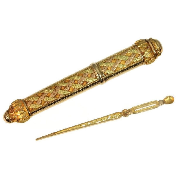 Impressive gold French pre-Victorian needle case with original needle